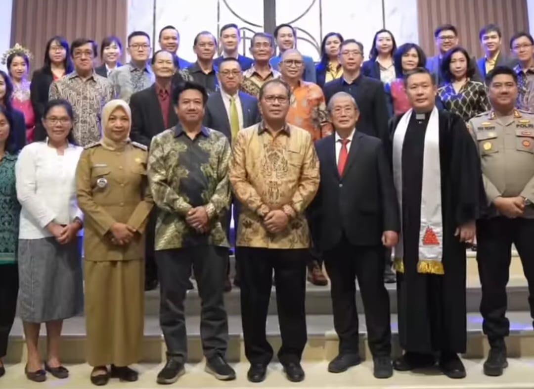Wali Kota Makassar @dpramdhanpomanto menyampaikan apresiasi kepada jemaat Gereja Kebangunan Kalam Allah (GKKA) yang menghadirkan ruang peribadatan yang nyaman.